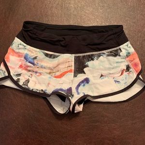 Lululemon speed up short size 4